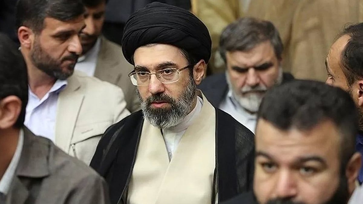 ایرانی فوجی کمان میں بڑی تبدیلی، مجتبیٰ خامنہ ای نے 6 اہم عہدوں پر نئے کمانڈروں کی تقرری کر دی