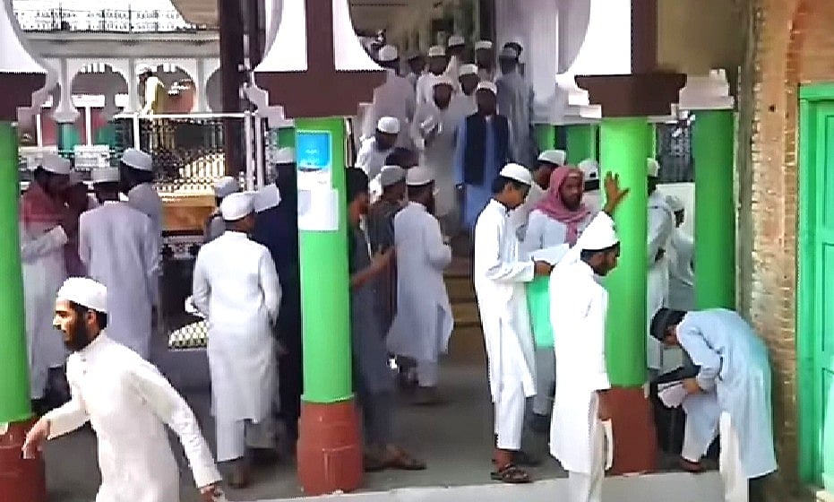 ’کانوڑیوں کے راستہ پر جانے سے پرہیز کریں، بلاضرورت باہر نہ نکلیں‘، دارالعلوم دیوبند نے طلبا کے لیے جاری کی ایڈوائزری