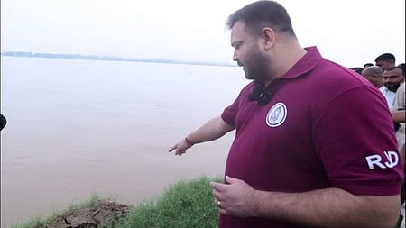 بہار کی تباہی پر مودی حکومت خاموش، گجرات میں معمولی بارش پر ہزاروں کروڑ کا پیکیج: تیجسوی یادو